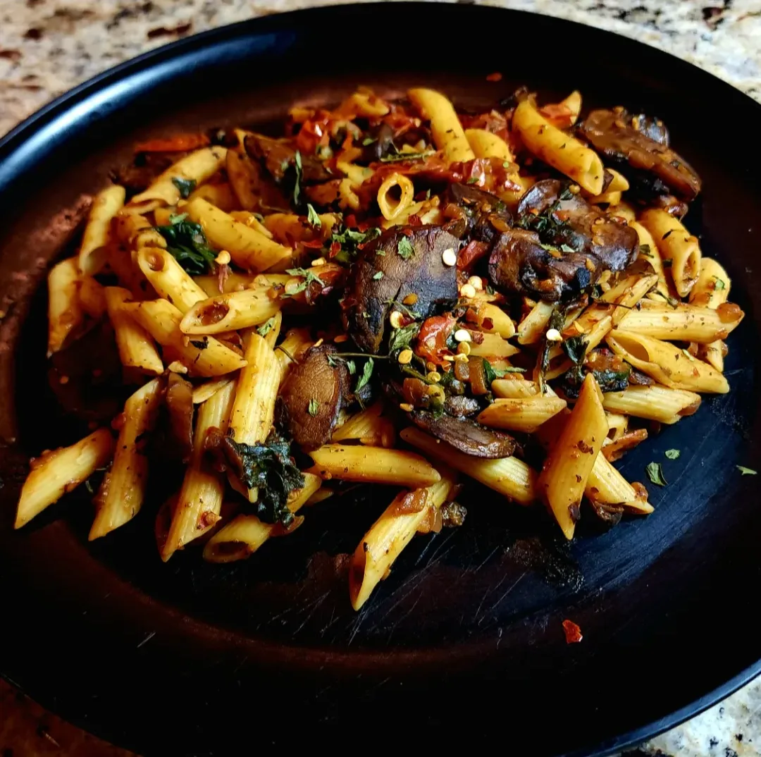 mushroom-cherry-tomato-and-spinach-pasta