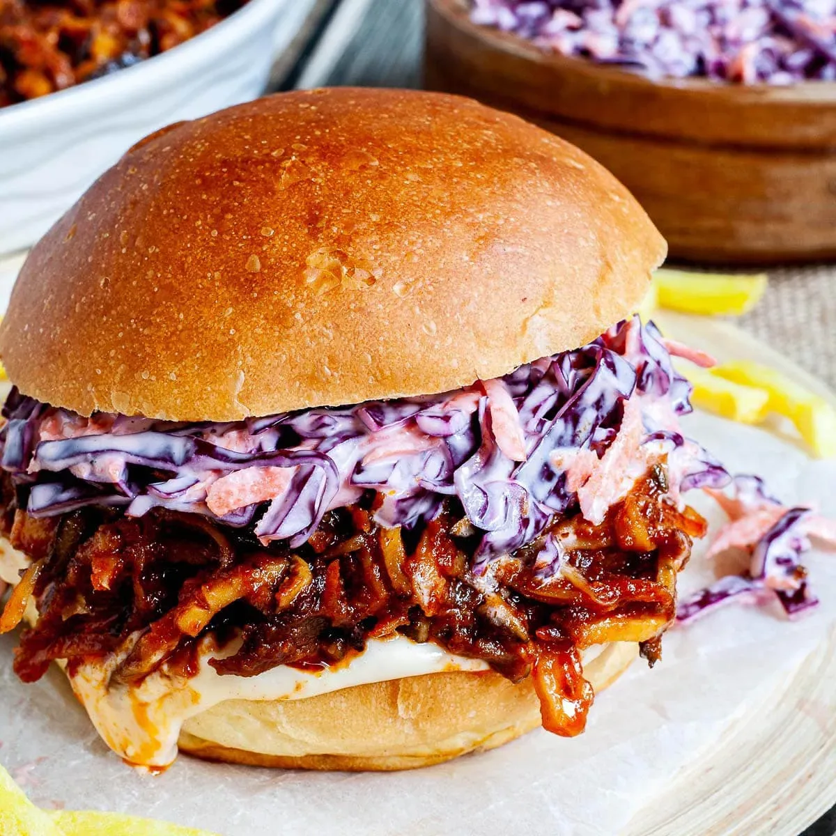 mushroom-pulled-pork-sandwich