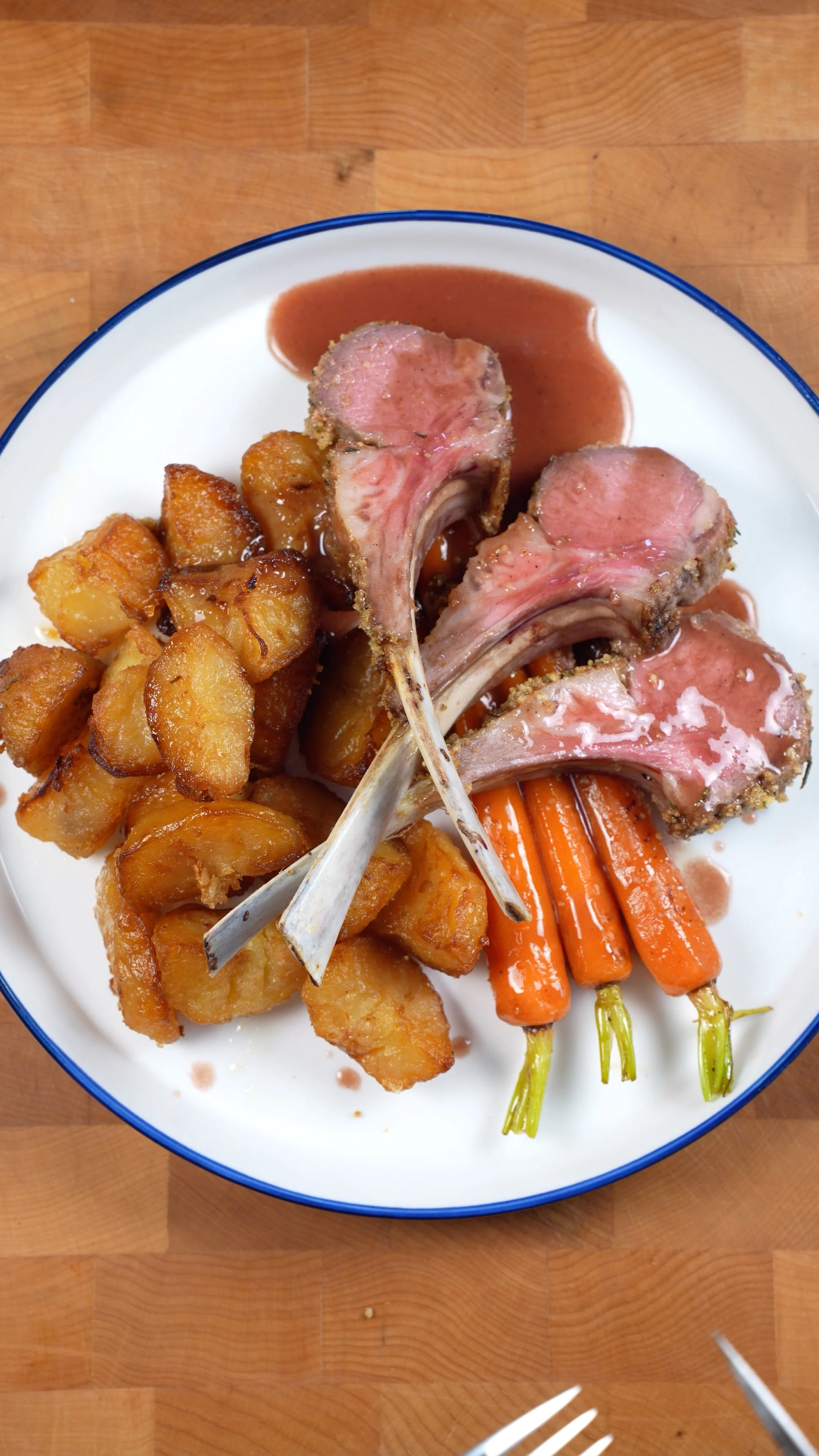 walnut-crusted-lamb