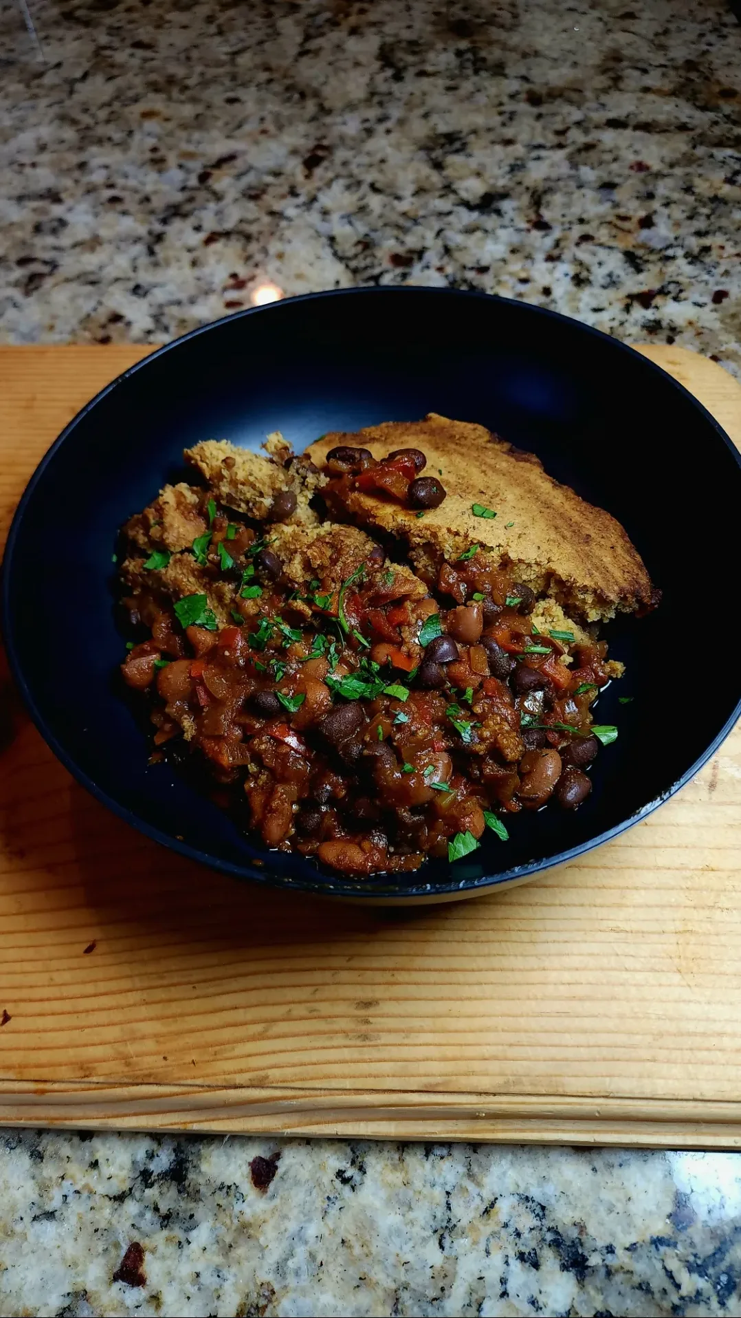 chilli-cornbread-skillet