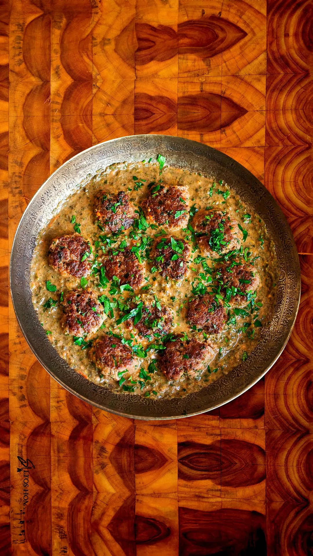 albondigas-en-salsa-espanola-meatballs-in-spanish-sauce