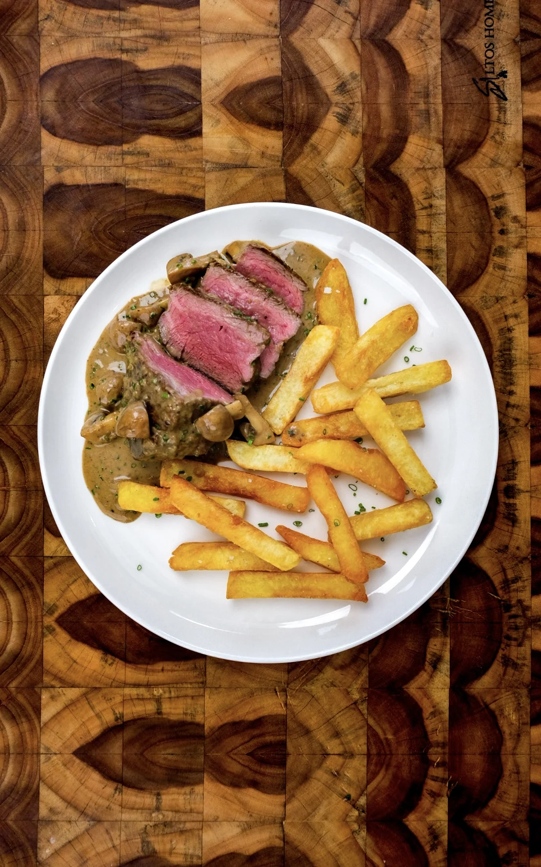 lomo-a-la-pimienta-con-papas-super-crujientes-pepper-steak-with-super-crispy-potatoes