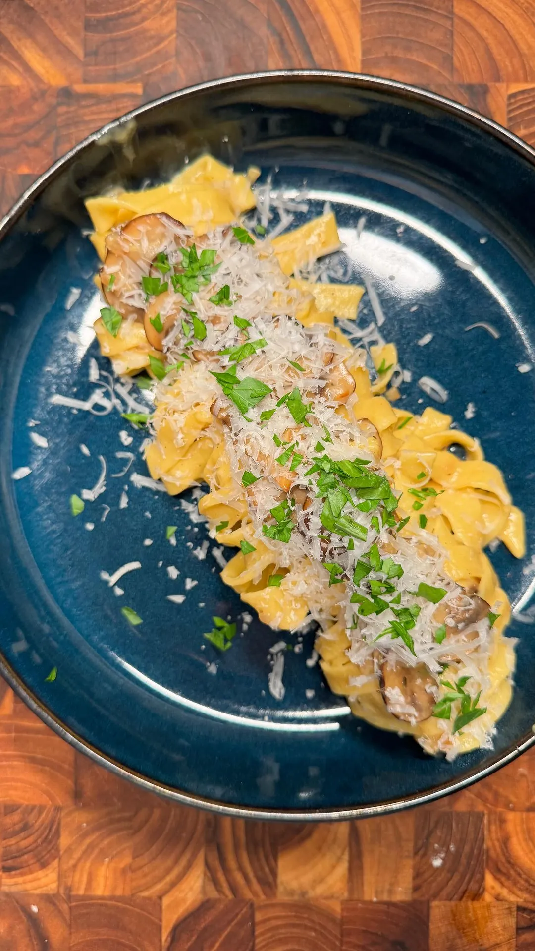 homemade-pasta-with-mushroom-sauce