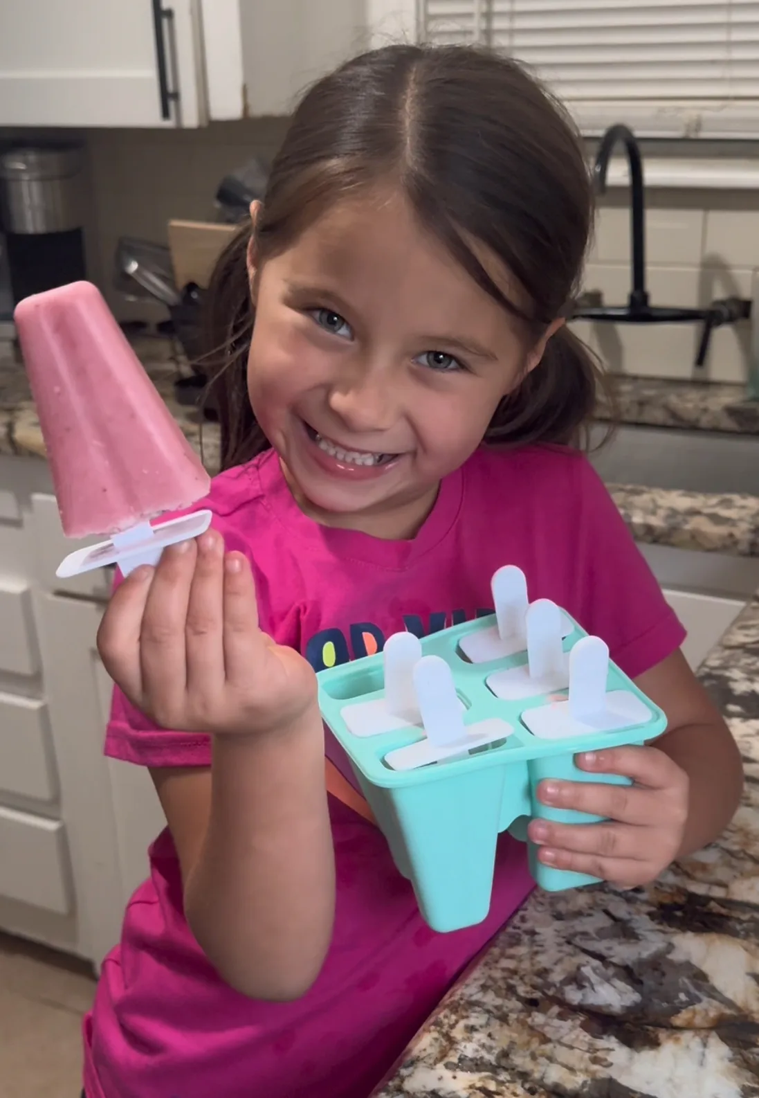 mia's-famous-strawberry-summer-popsicles