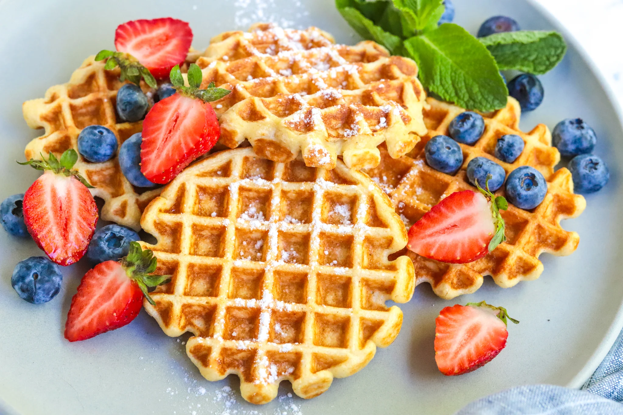 oatmeal-cottage-cheese-waffles