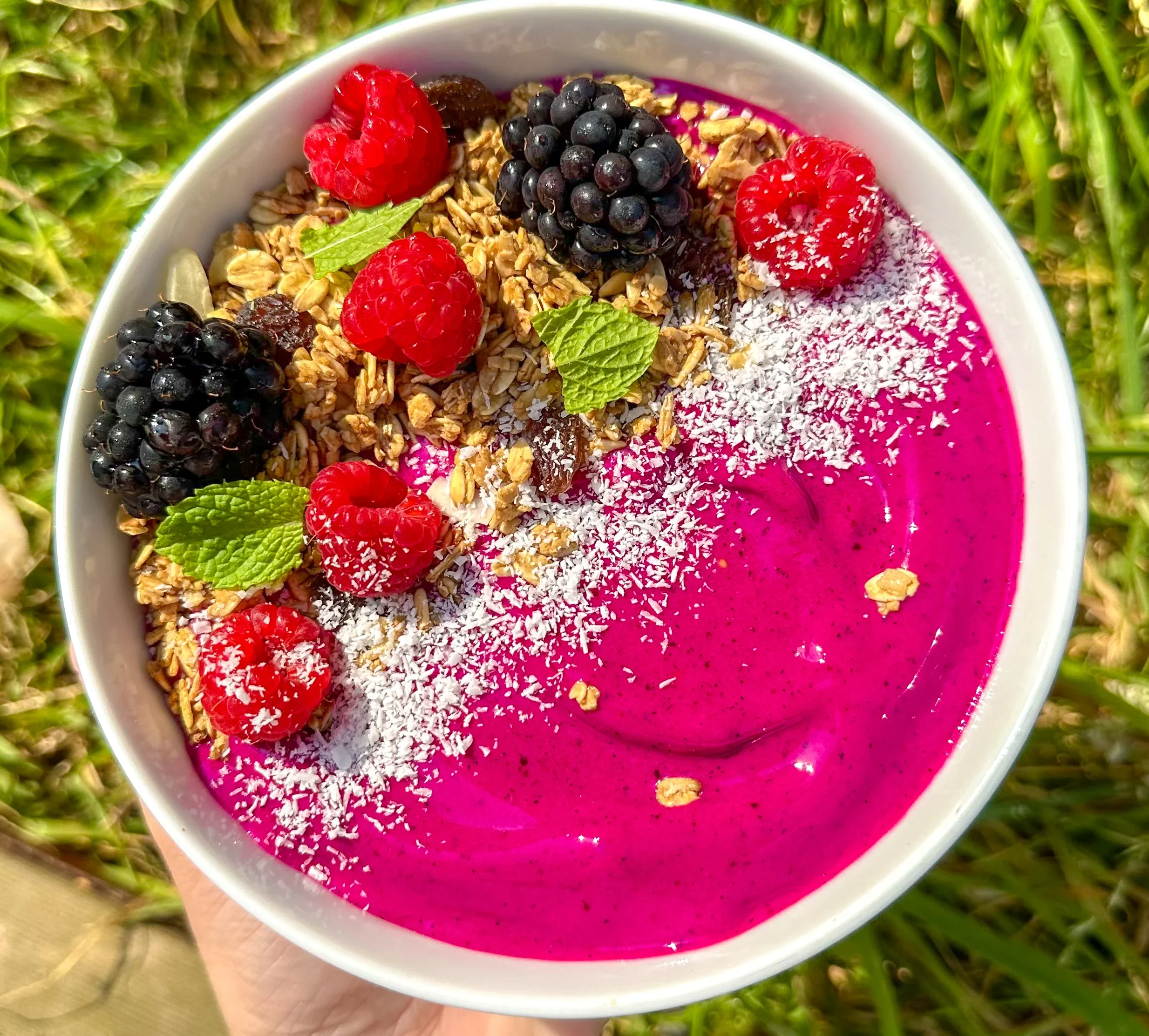 dragon-fruit-smoothie-bowl