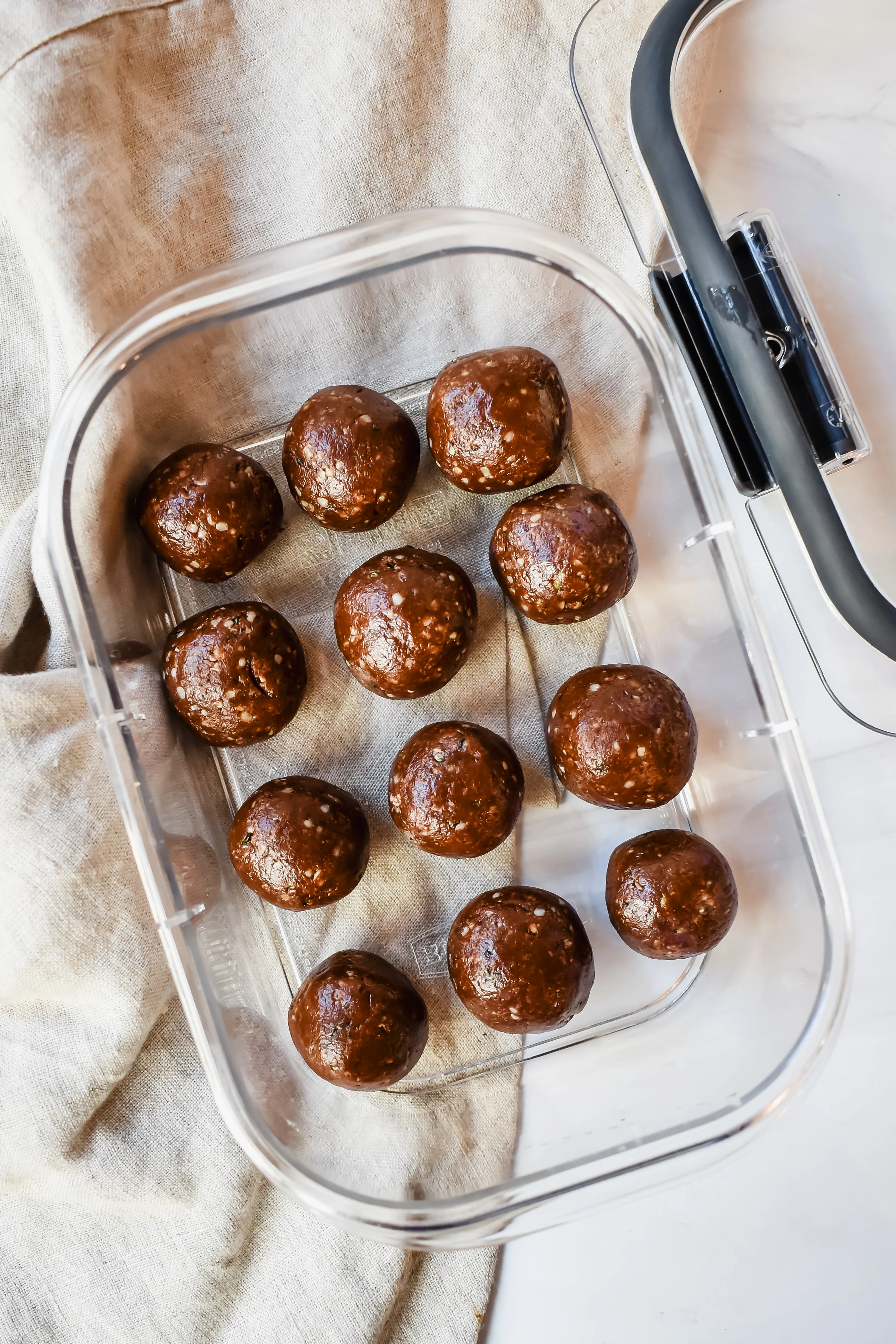 healthy-brownie-balls