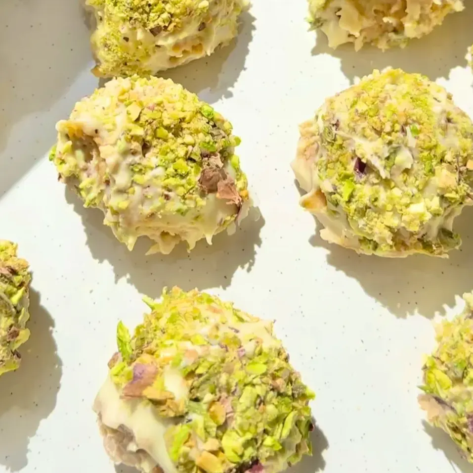 white-chocolate-and-pistachio-truffles