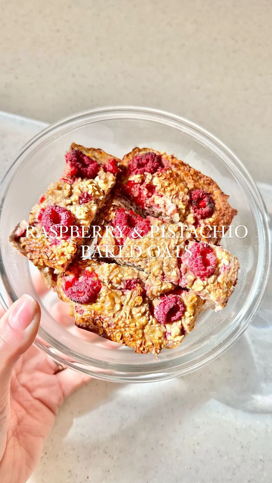 raspberry-and-pistachio-baked-oats