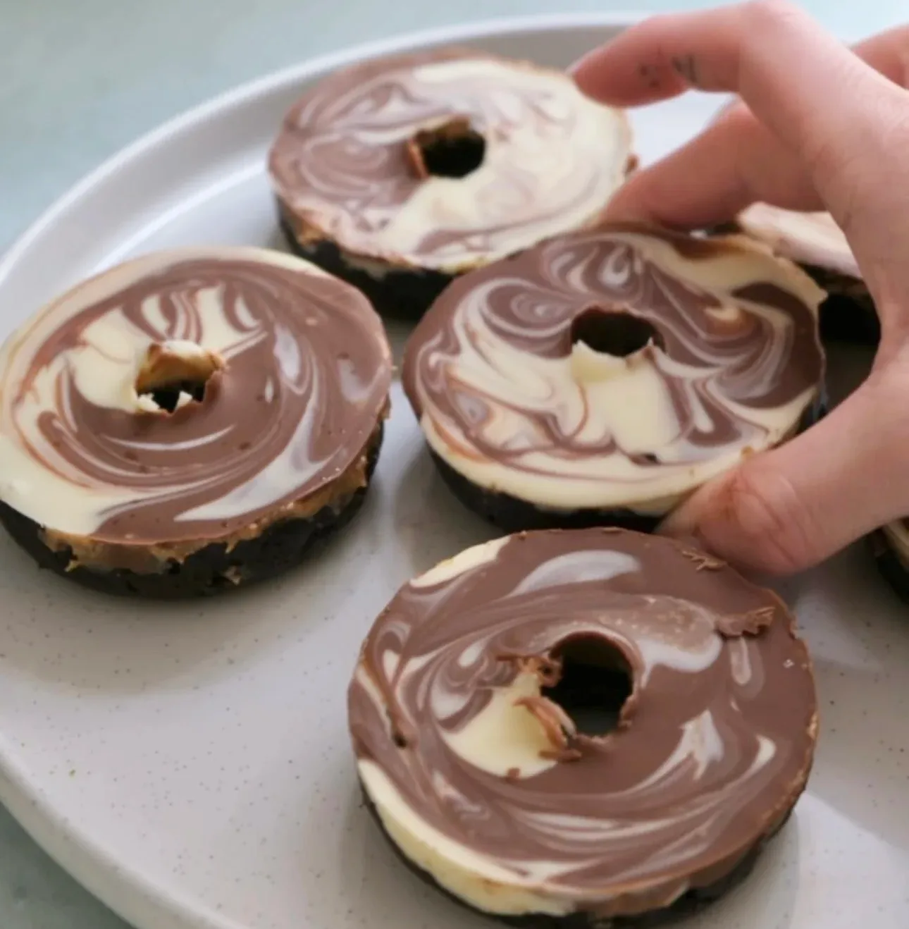 peanut-butter-and-chocolate-marbled-donuts