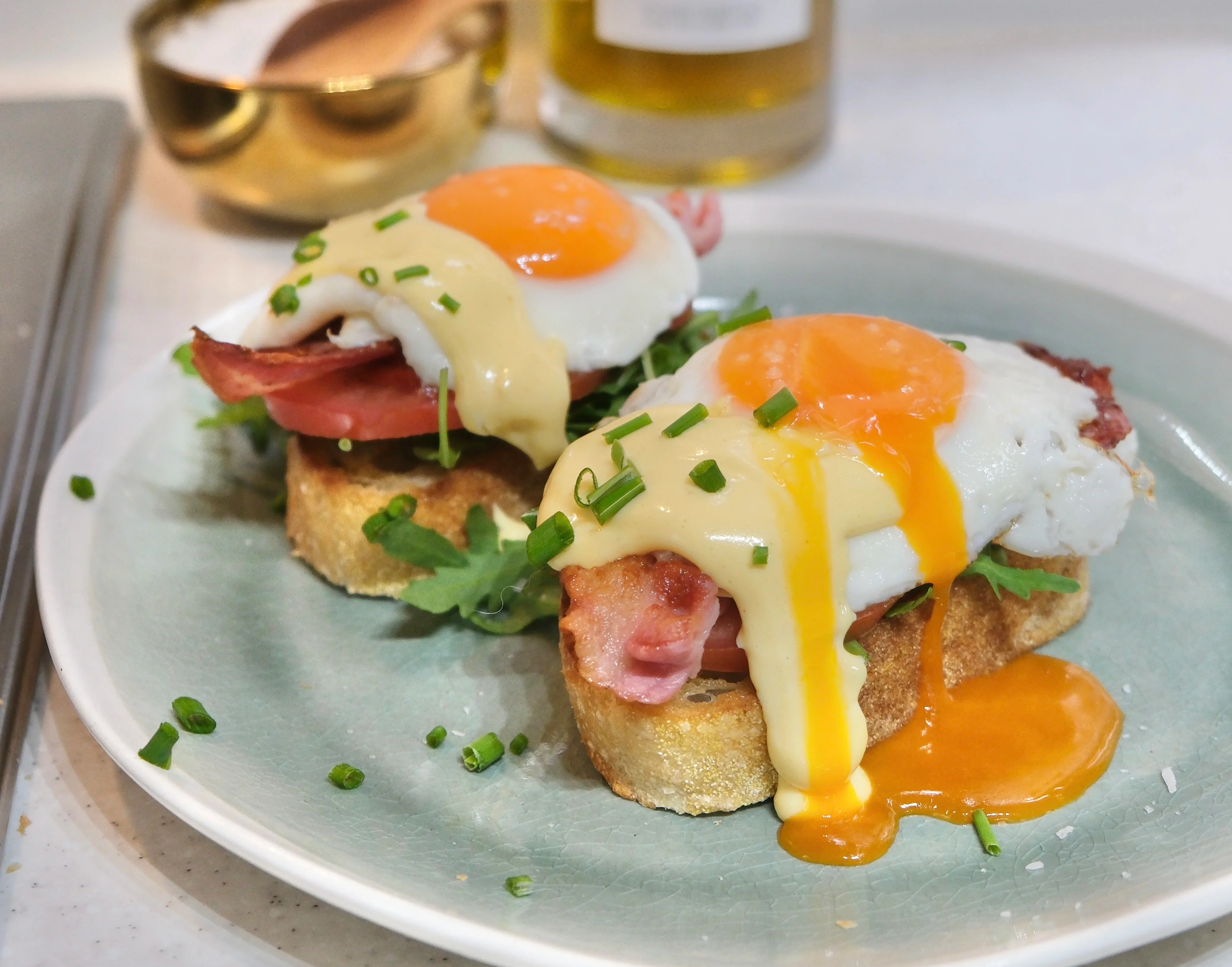 blt-fried-eggs-benedict-with-foolproof-hollandaise-sauce