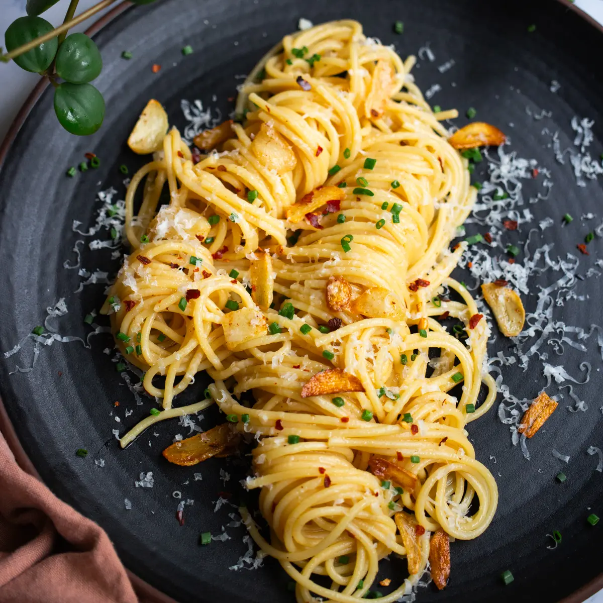 easy-asian-garlic-noodles-ready-in-15-minutes
