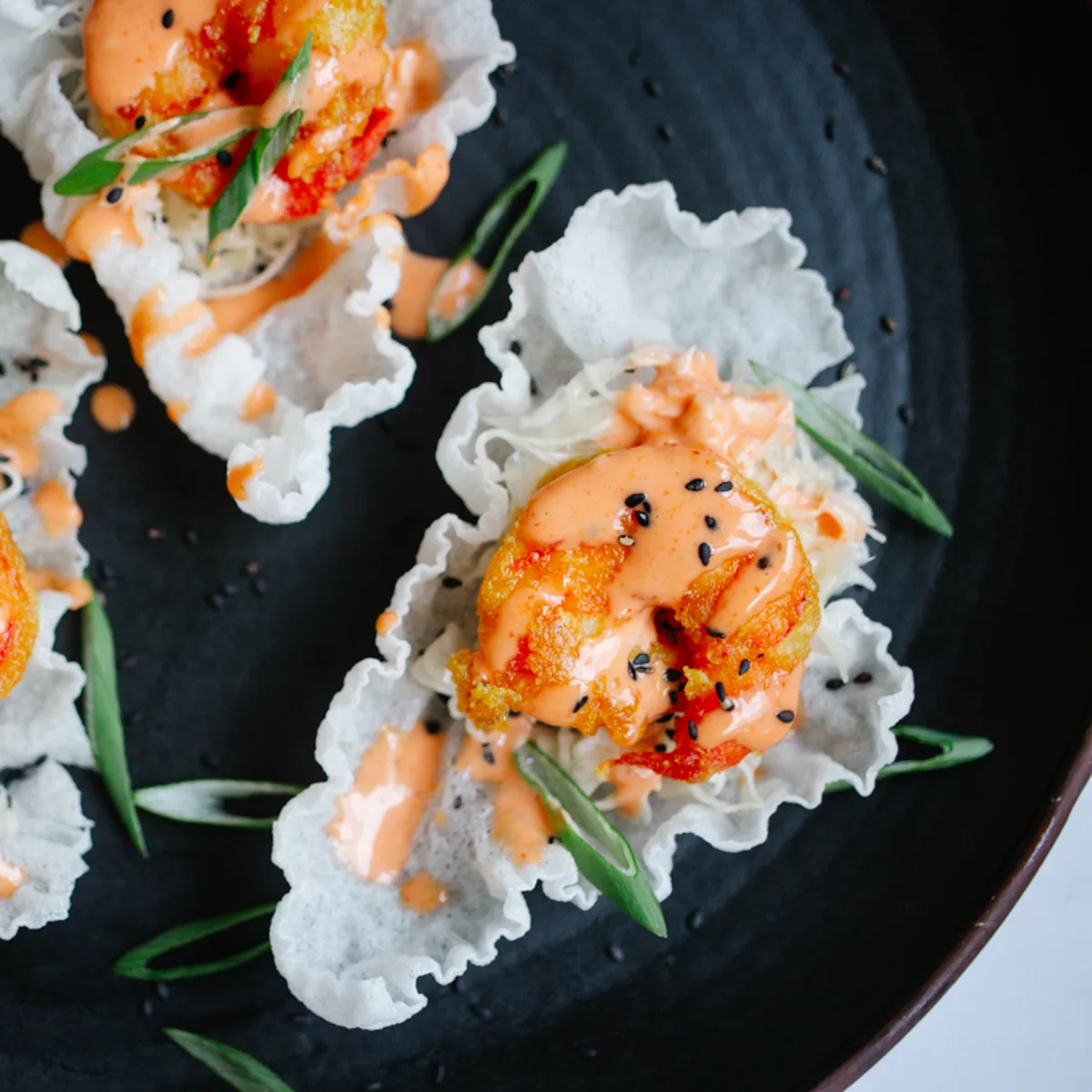 spicy-shrimp-with-rice-crisps