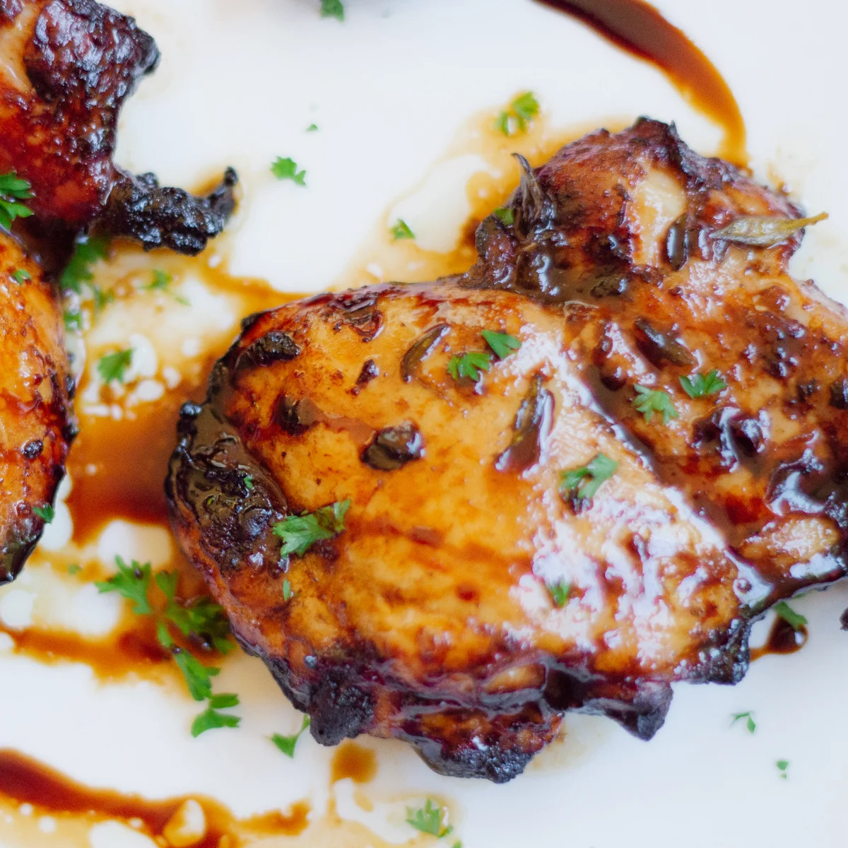 air-fryer-boneless-chicken-thighs-balsamic-glazed