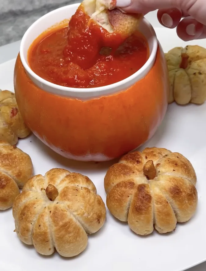 pumpkin-shaped-pizza-bombs