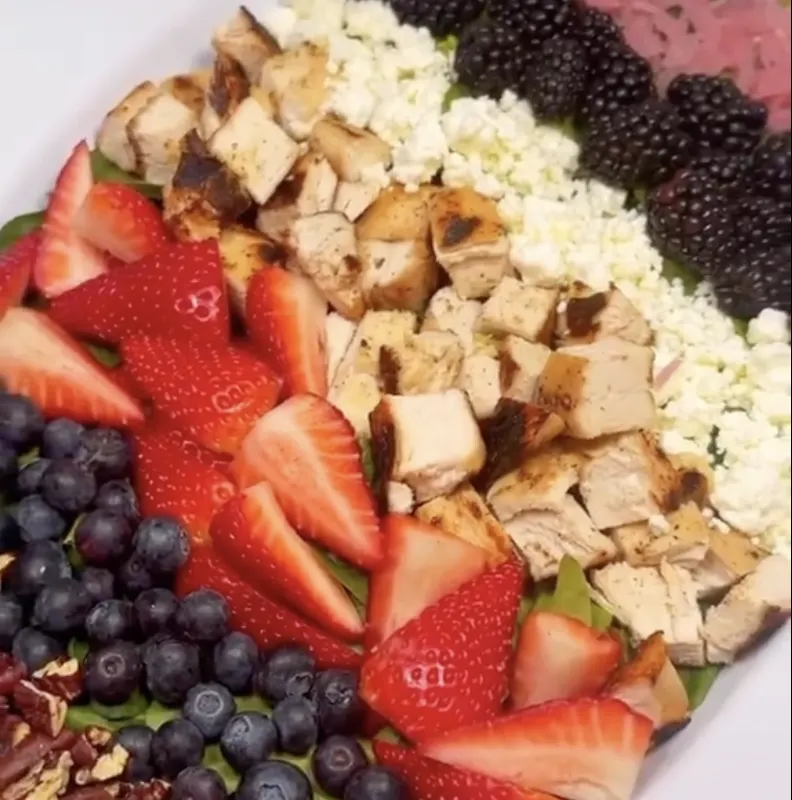 berry-spinach-salad-with-skinny-creamy-balsamic-vinaigrette