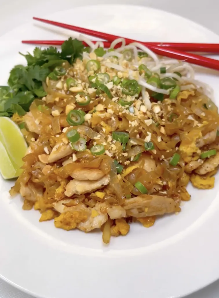 skinny-chicken-pad-thai