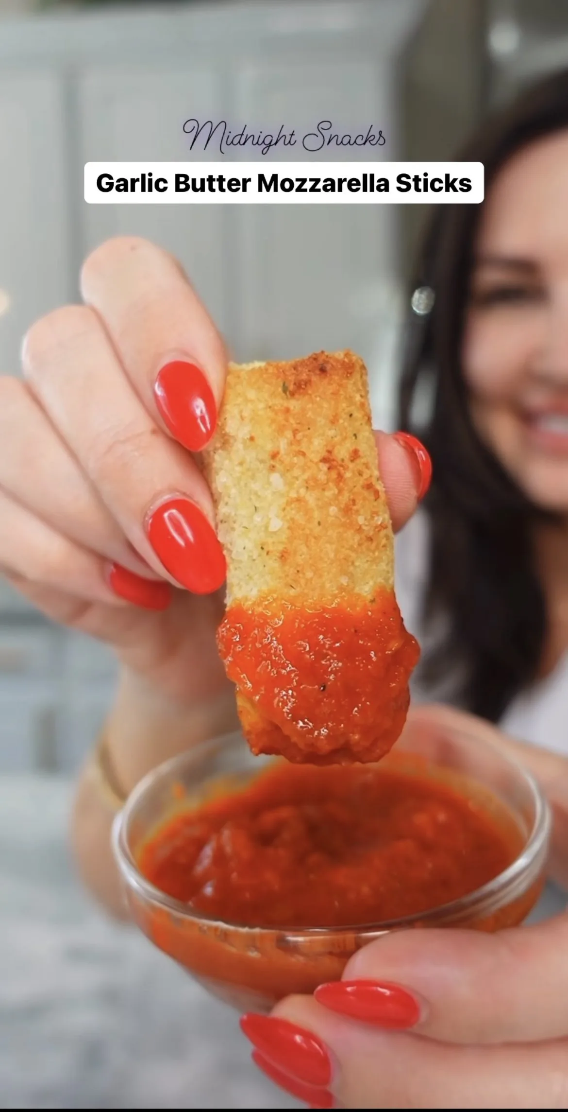 garlic-butter-mozzarella-sticks