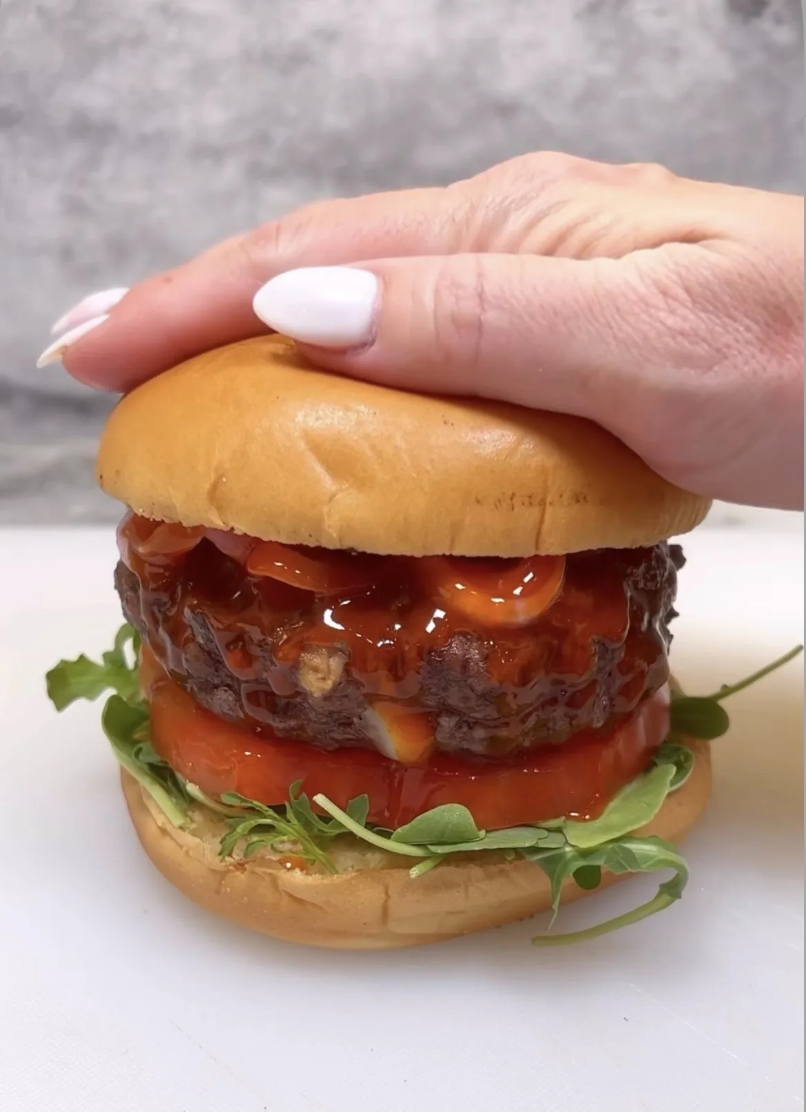 spicy-cheese-stuffed-burgers