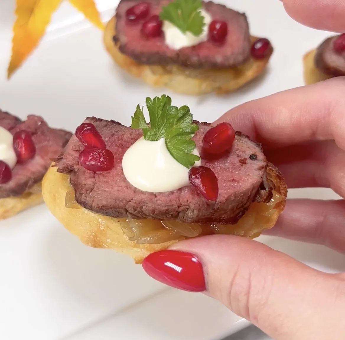 beef-tenderloin-crostinis