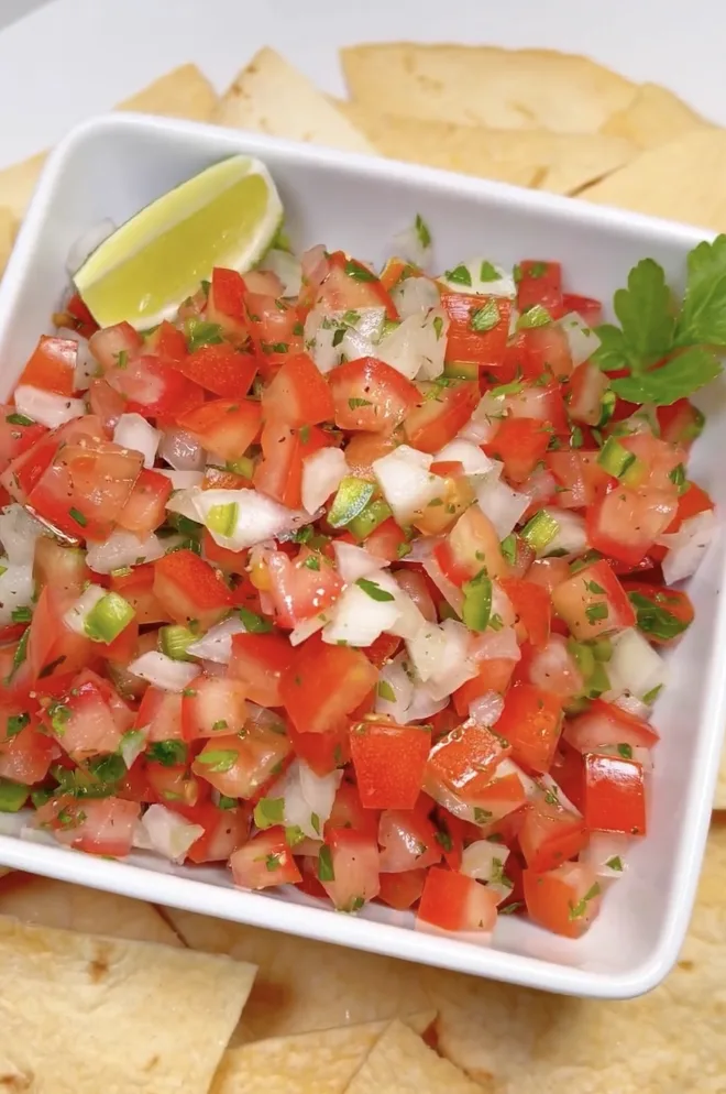 pico-de-gallo-w-low-carb-tortilla-chips