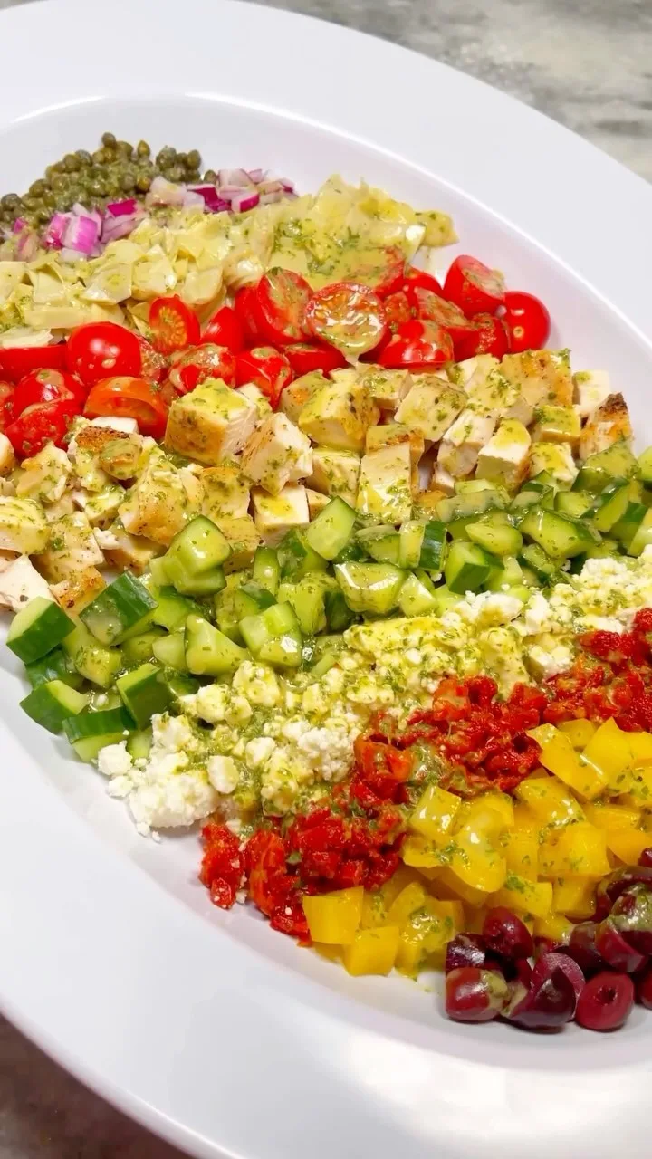 mediterranean-chicken-chopped-salad