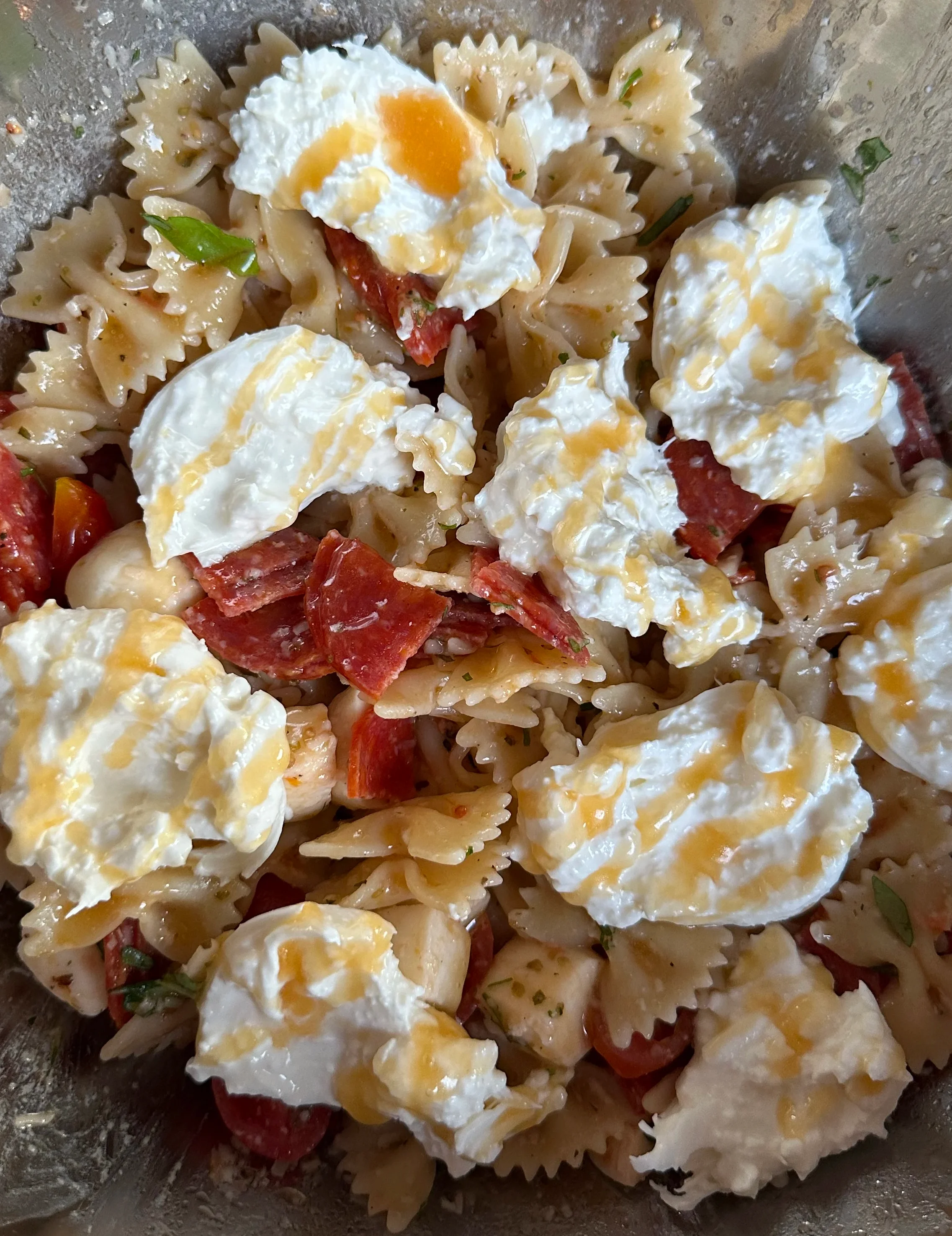 hot-honey-pepperoni-pasta-salad