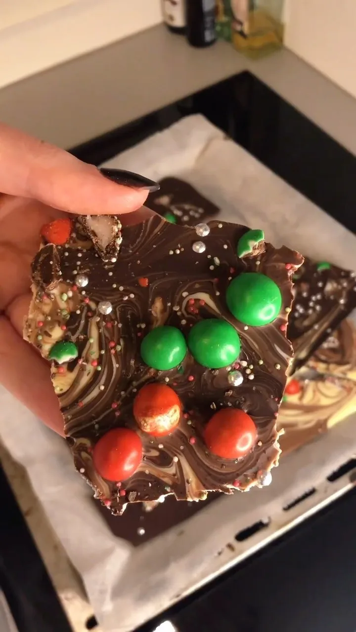 christmas-chocolate-bark