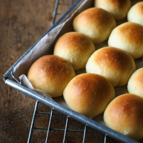 hawaiian-dinner-rolls