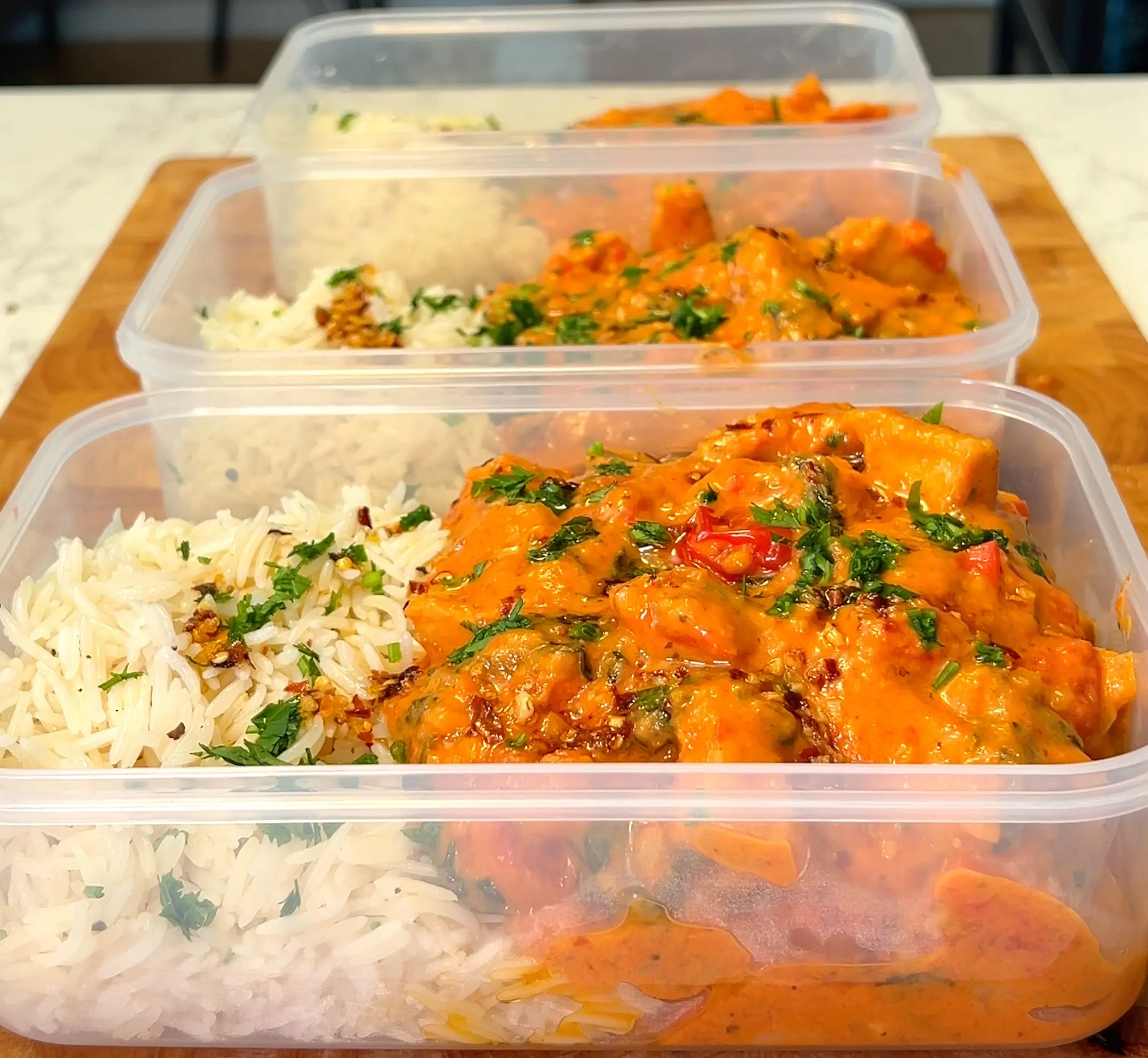 preparacion-de-comida-vegana-alta-en-proteinas-or-tofu-toscano-cremoso-high-protein-vegan-meal-prep-or-creamy-tuscan-tofu