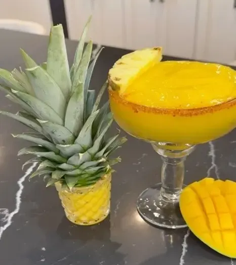 pineapple-mango-margarita