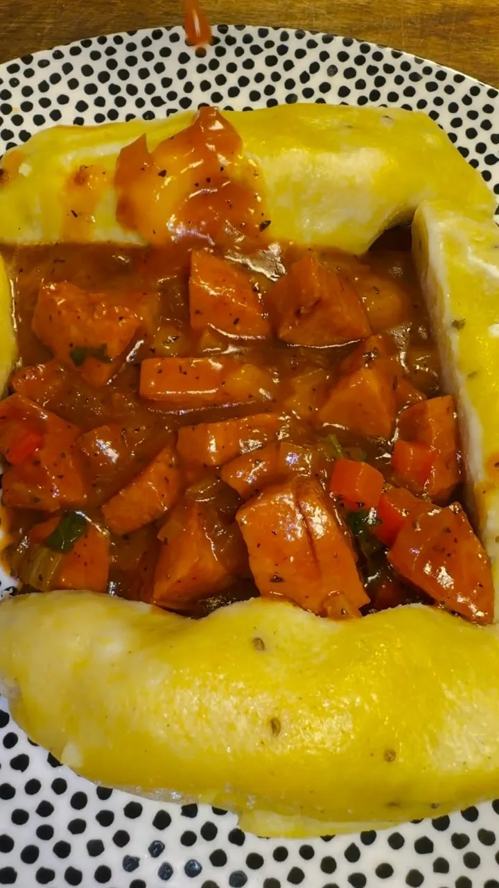 bollos-de-maiz-con-coco-bollitos-dominicanos-coconut-corn-buns-con-salami-guisado