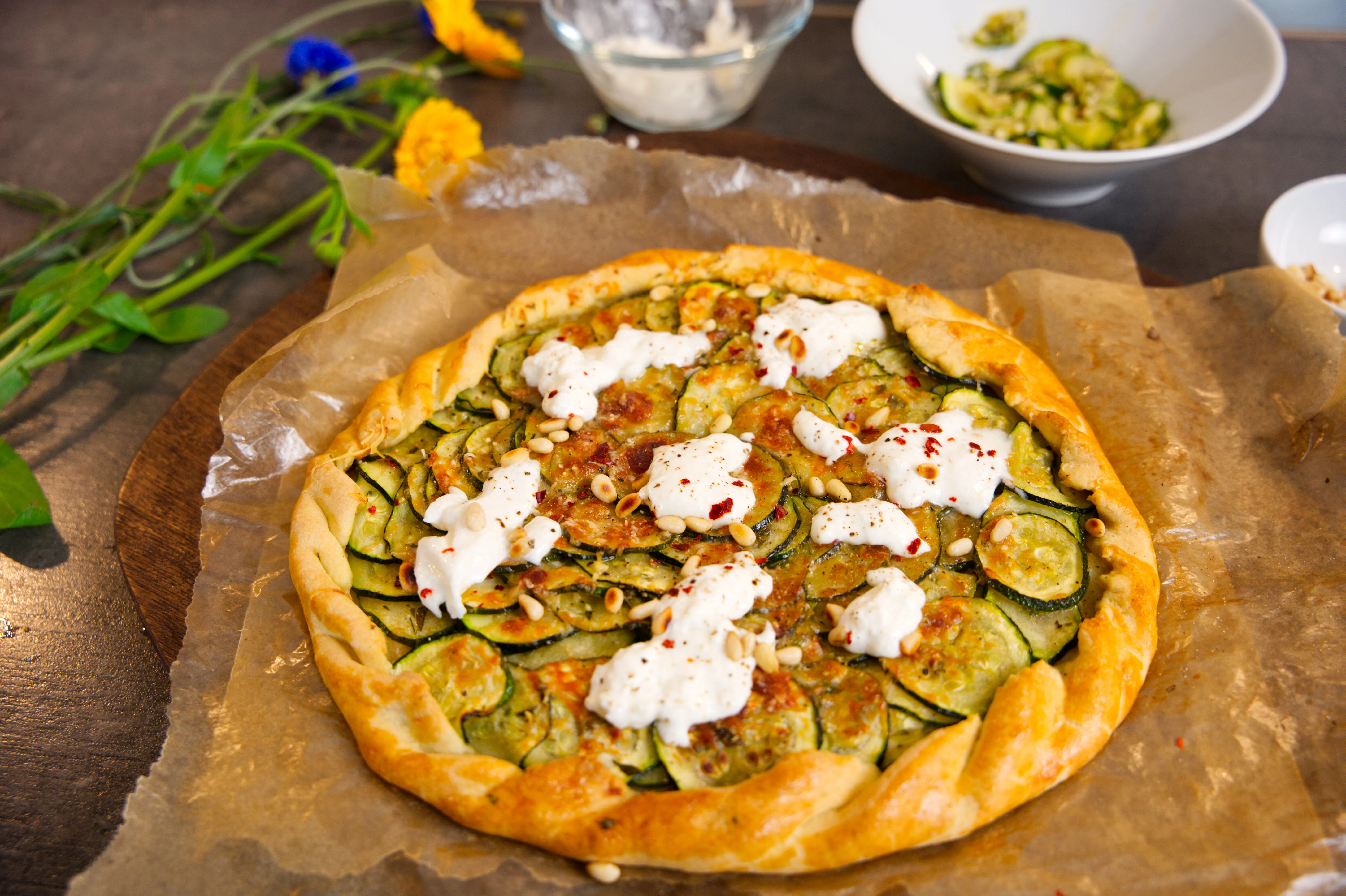 zucchini-galette-mit-burrata