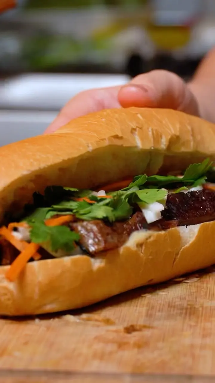 kalbi-banh-mi-ft.-@groovyfoodiess