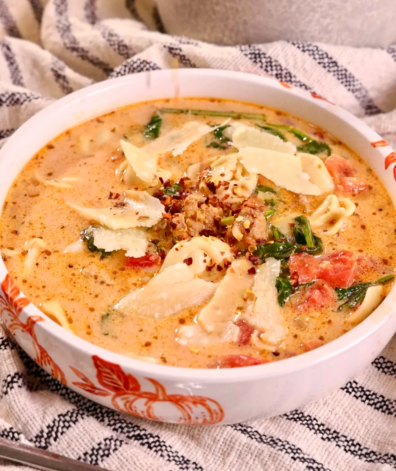 creamy-tuscan-tortellini-soup