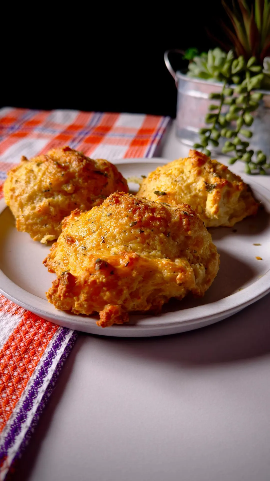cheddar-bay-biscuits