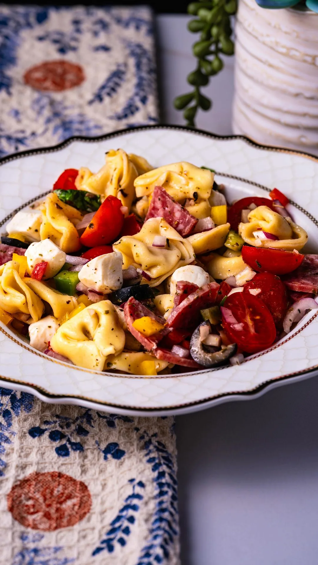 italian-cheesy-tortellini-pasta-salad