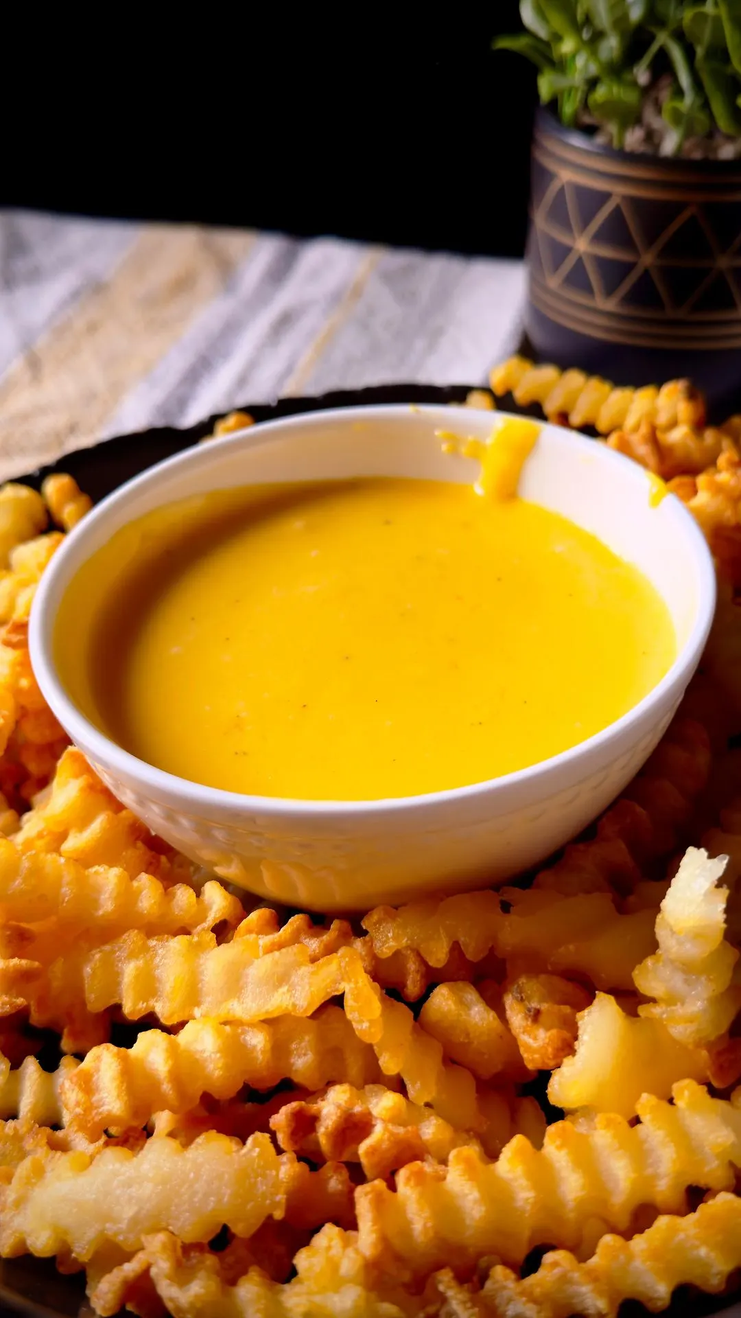 the-best-nacho-cheese-dip