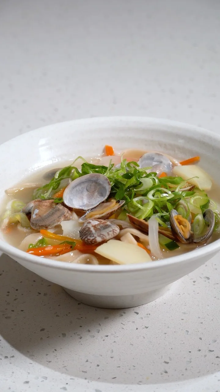 kalguksu-or-knife-noodles