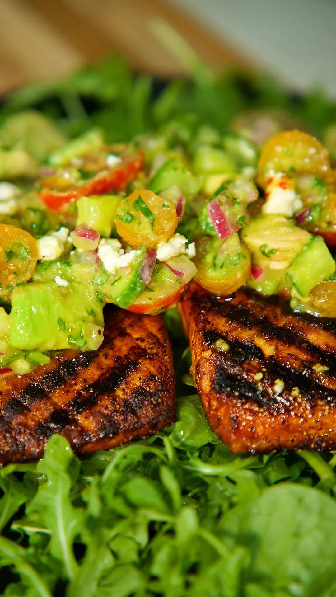 avocado-salmon-salad-with-lemon-vinaigrette