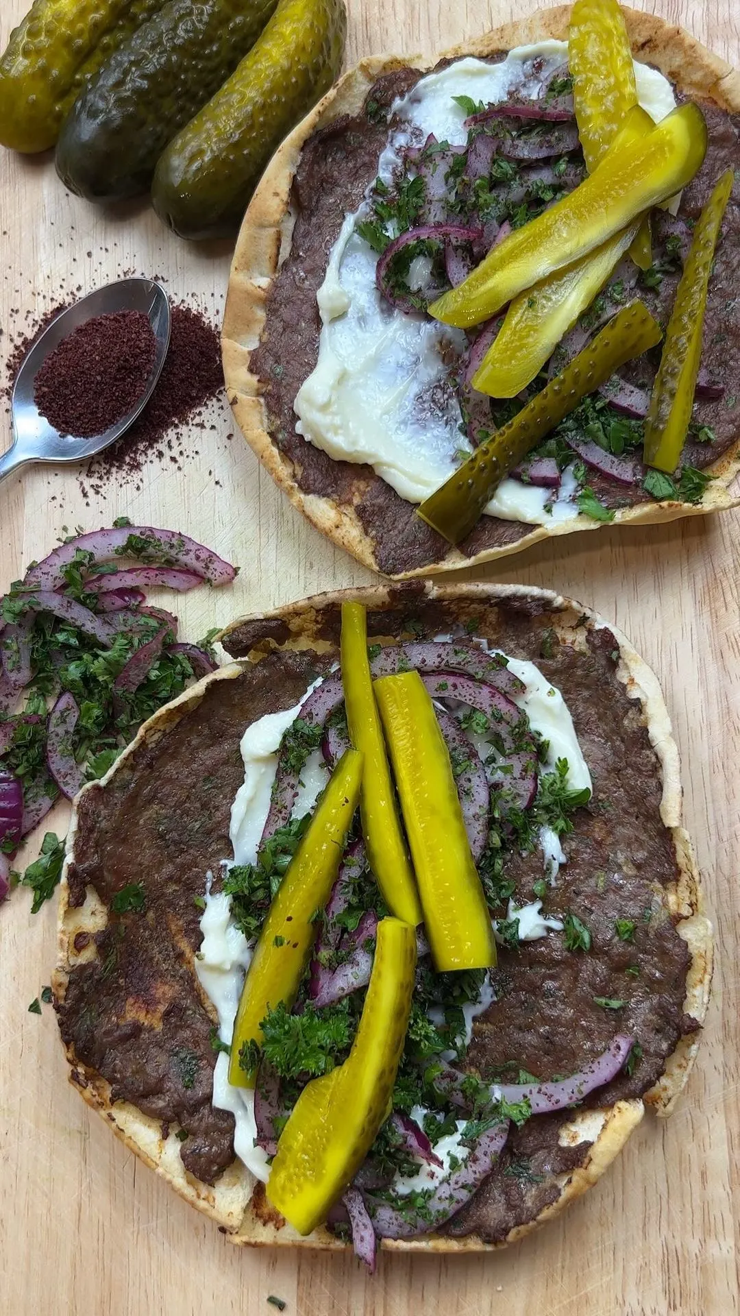 kafta-on-pita-(kafta-al-khebze)
