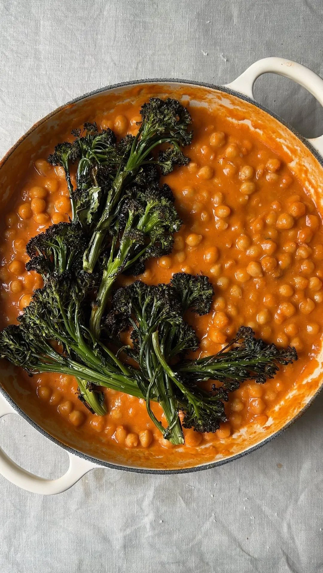 sun-dried-tomato-pasta-with-chickpeas-and-roasted-broccoli