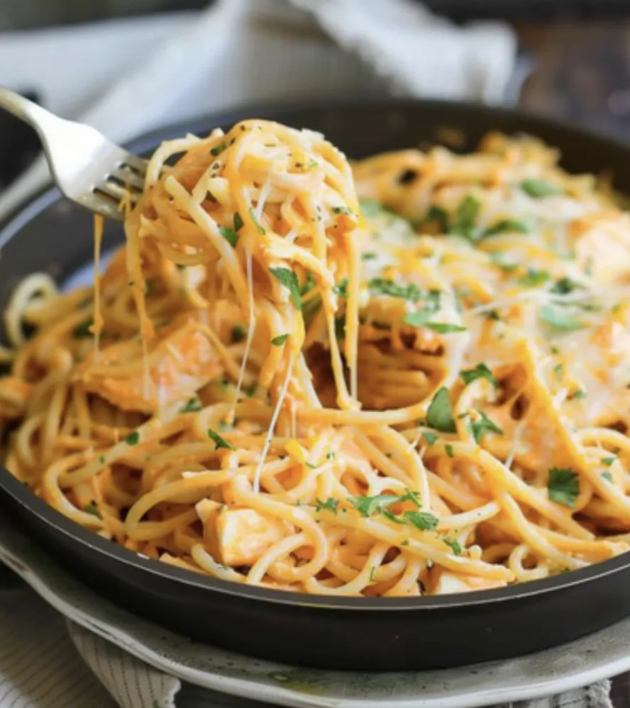 cheesy-crockpot-chicken-spaghetti