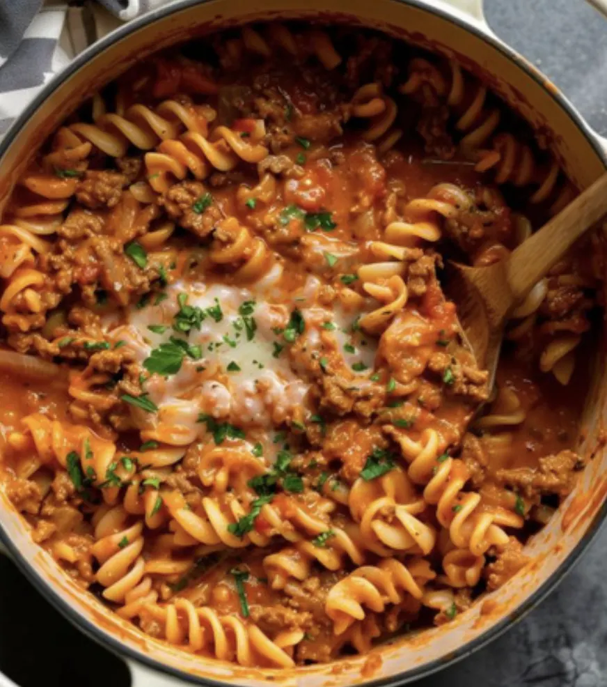 one-pot-creamy-tomato-beef-pasta