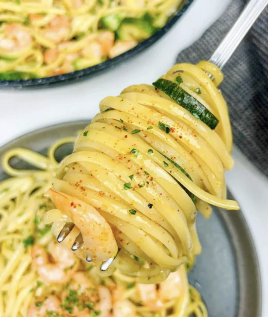 healthy-shrimp-pasta-with-zucchini