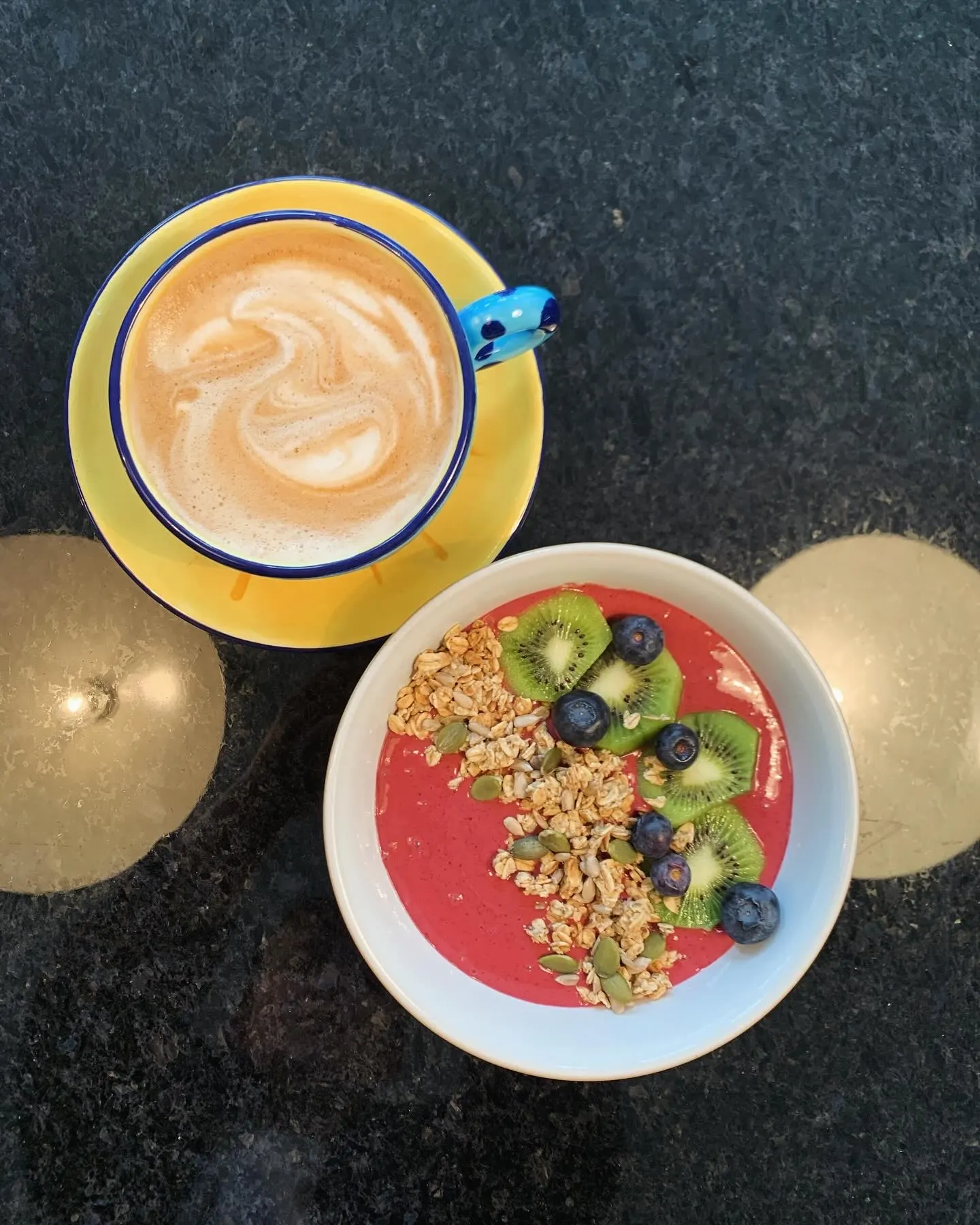 breakfast-smoothie-bowl