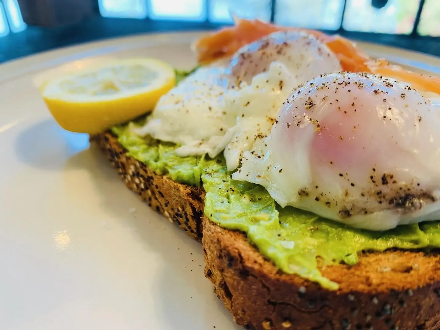 avocado-toast-with-salmon-and-poached-eggs