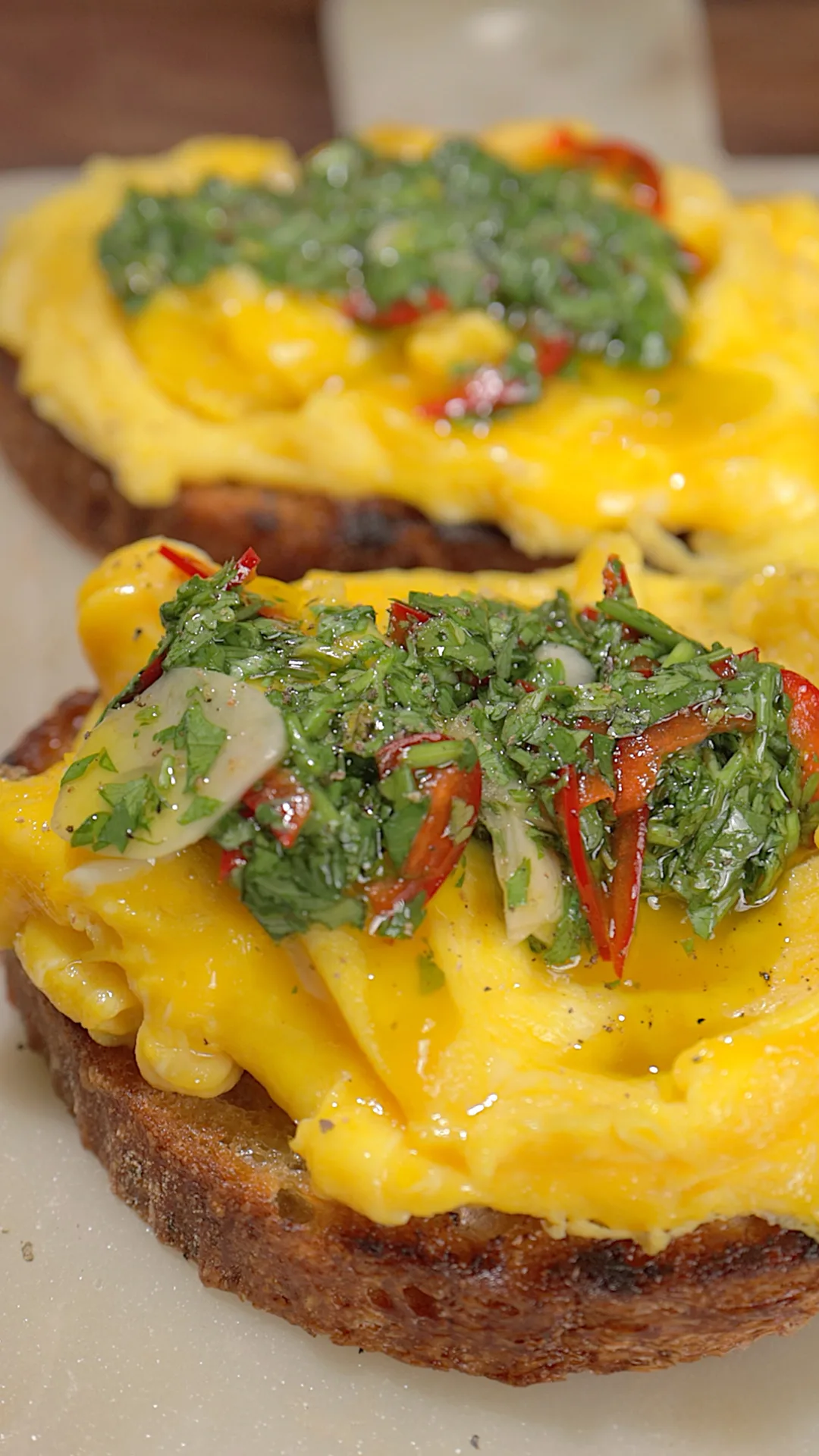 huevos-con-salsa-verde-eggs-with-green-sauce
