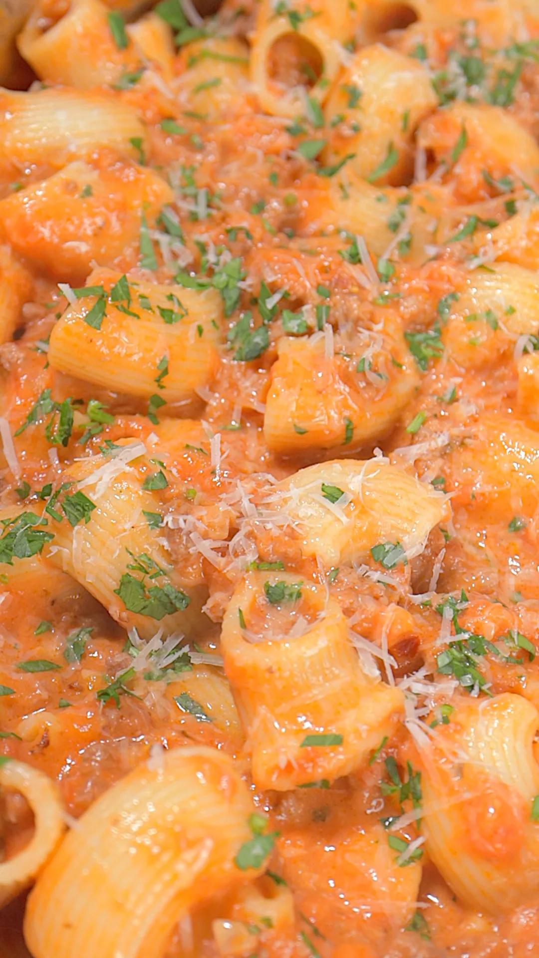 pasta-con-salsa-de-carne-pasta-with-meat-sauce
