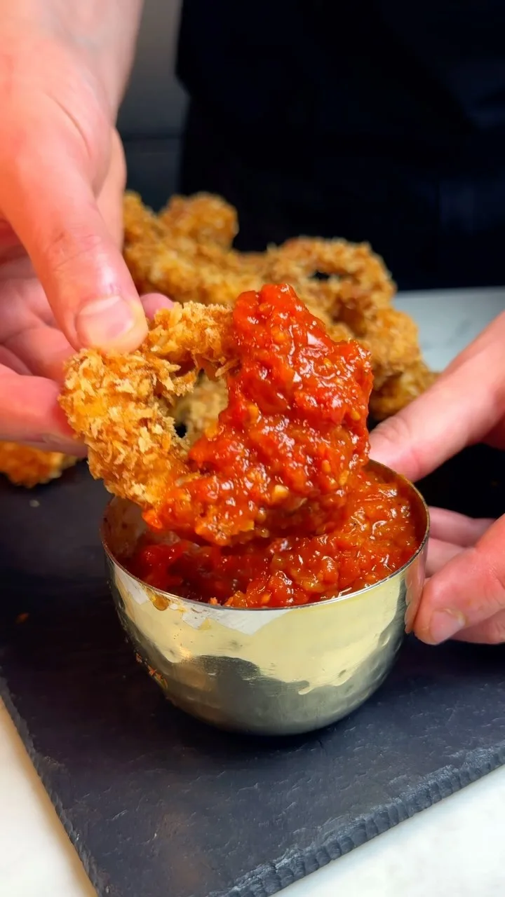 crispy-calamari-with-marinara-sauce